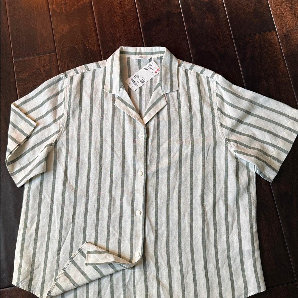 Uniqlo Linen Short-Sleeve Stripe Button-Down Shirt - Light Green & White